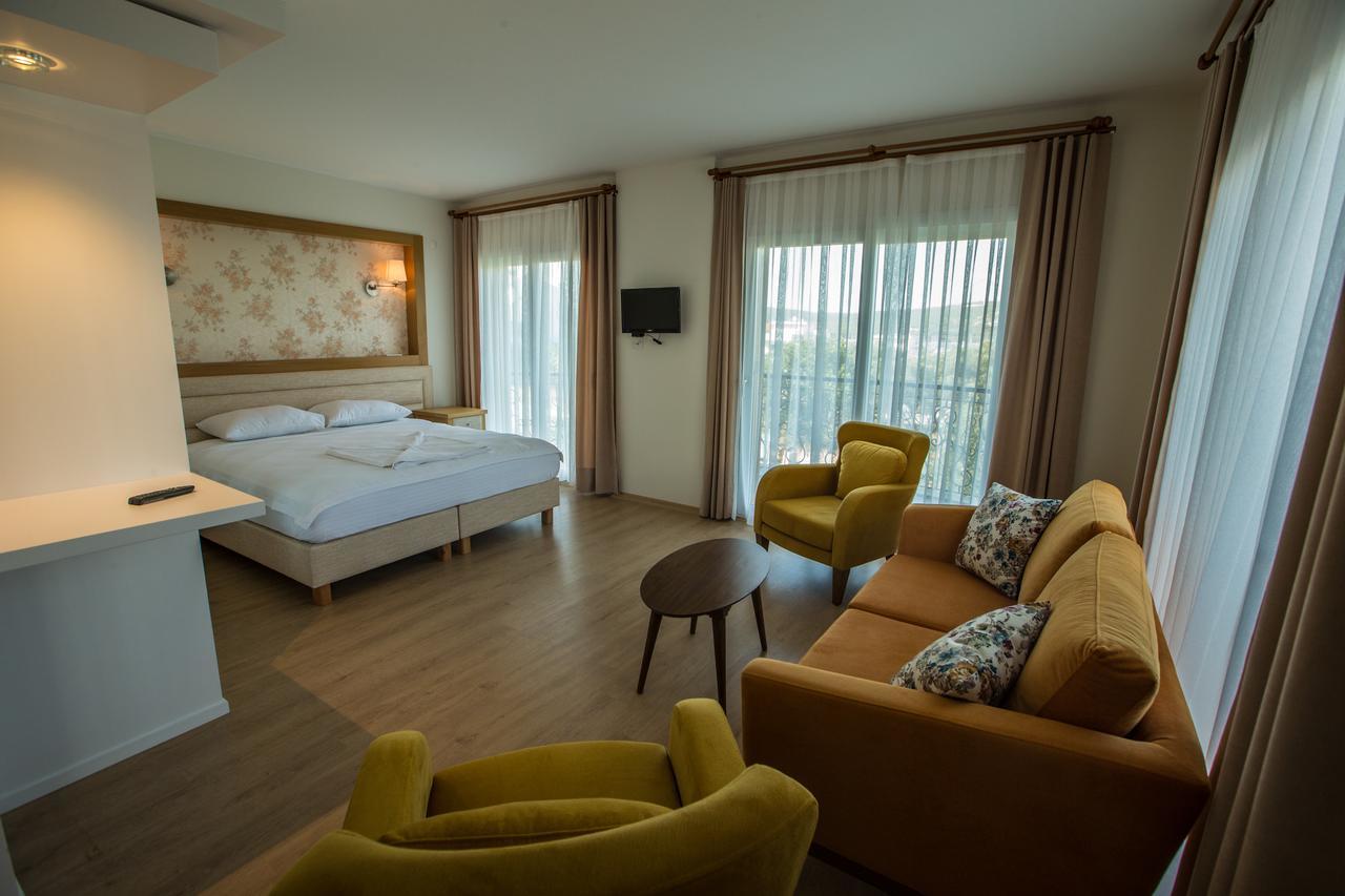 Clementin Suits Siğacık Exteriér fotografie