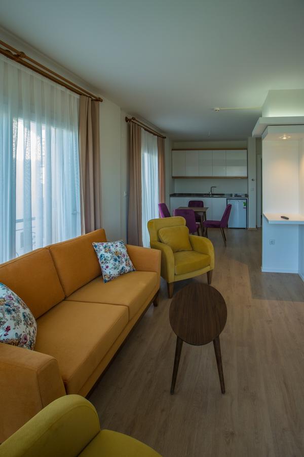 Clementin Suits Siğacık Exteriér fotografie